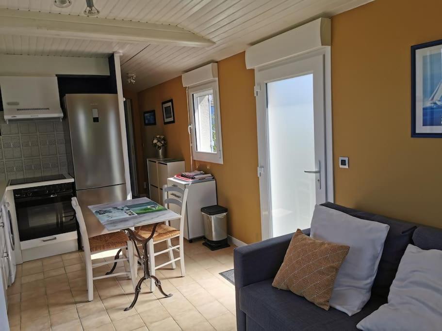 Dependance Au Calme Dans Notre Jardin Villa Saint-Aubin-Des-Preaux Luaran gambar
