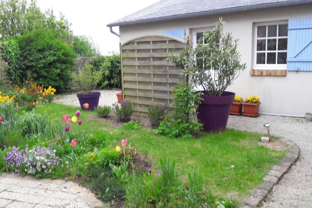 Dependance Au Calme Dans Notre Jardin Villa Saint-Aubin-Des-Preaux Luaran gambar